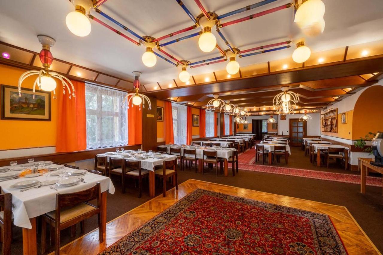 Hotel Vetrov Vysoke nad Jizerou Bagian luar foto