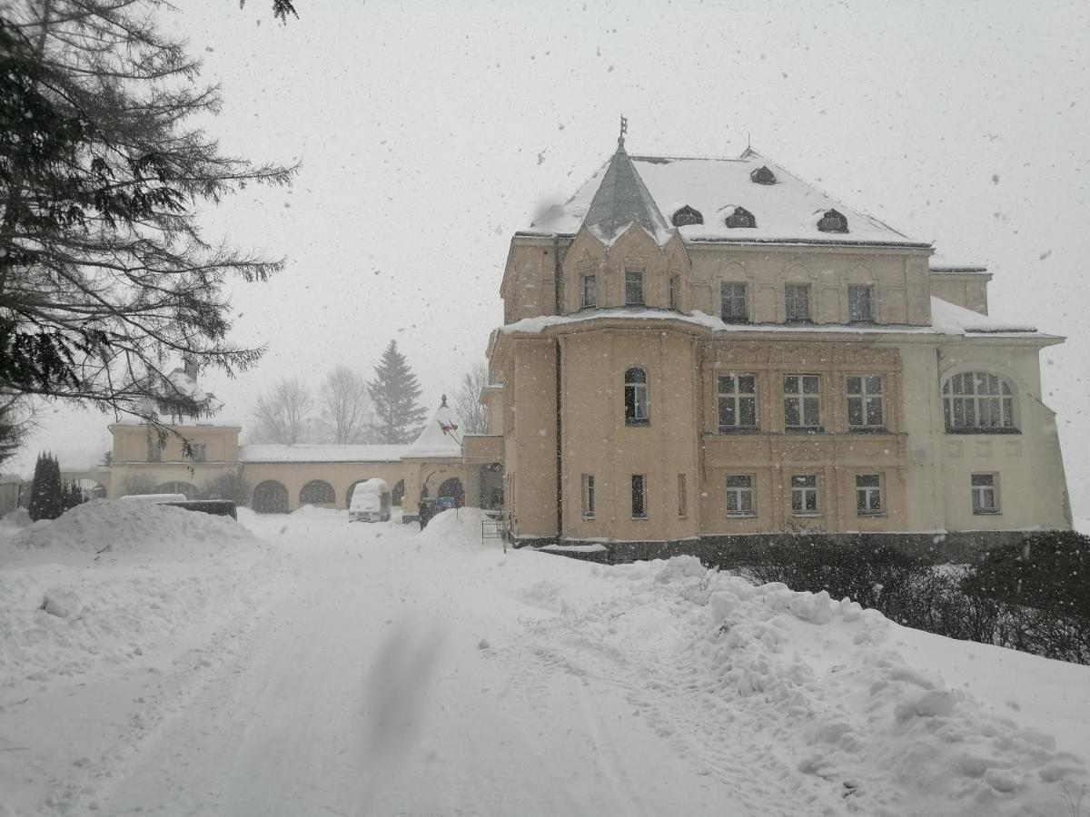 Hotel Vetrov Vysoke nad Jizerou Bagian luar foto