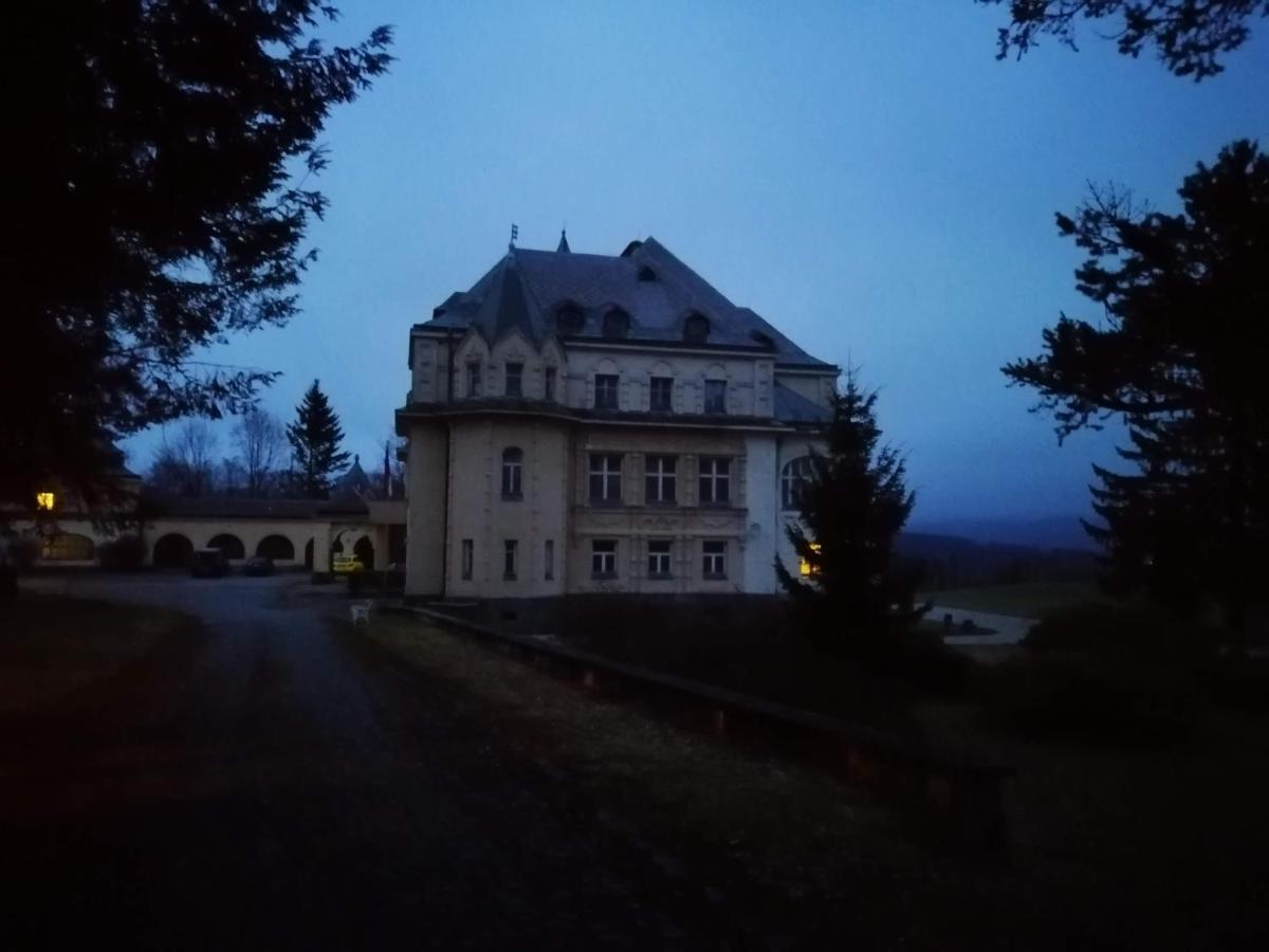 Hotel Vetrov Vysoke nad Jizerou Bagian luar foto